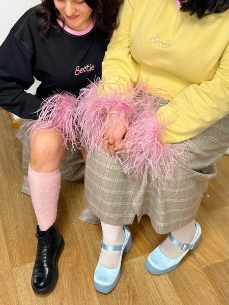 Лонгслів Bestie банановий з відстібним пірям 2311XSL фото